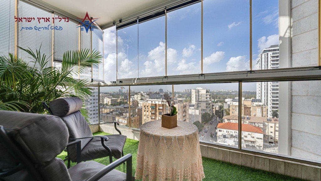 למכירה — דירת 4 חדרים במגדל Skyline, נחלת גנים, רמת גן — תמונה 12
