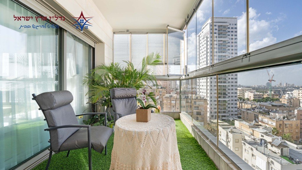 למכירה — דירת 4 חדרים במגדל Skyline, נחלת גנים, רמת גן — תמונה 11